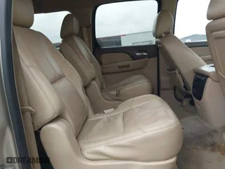 2013 GMC Yukon XL SLT with VIN 1GKS1KE02DR330318, listed as a IAAI auction lot 41526110 with 187,699 mi miles. Bid and sale history available at carsss.com. Image 8.