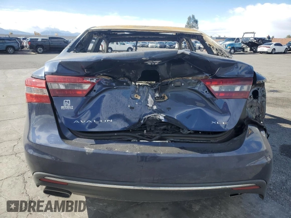 2017 Toyota Avalon XLE z VIN 4T1BK1EB8HU260228, wystawiony jako Copart lot #53915525 z przebiegiem Nie podano mil oraz Szkoda całkowita • Salvage title. Historia ofert i sprzedaży dostępna na DreamBid. Obrazek 6.
