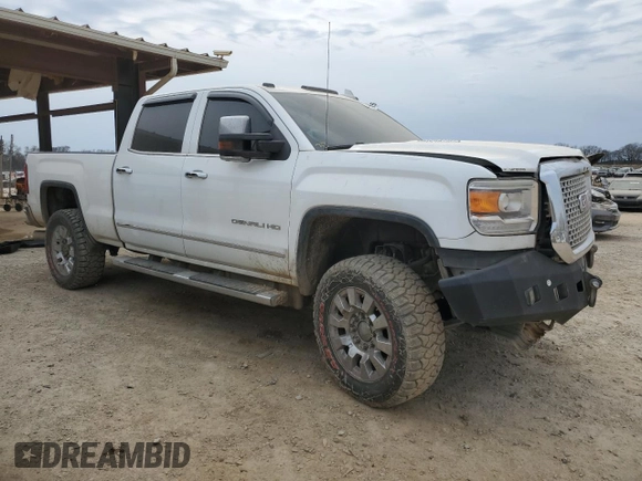 2015 GMC Sierra 2500HD available WiFi Denali with VIN 1GT120E80FF587884, listed as a Copart auction lot 47847815 with 0 mi miles and Salvage Title. Bid and sale history available at carsss.com. Image 4.