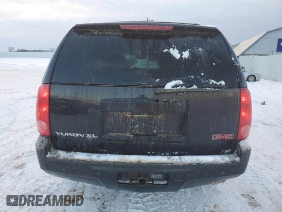 2014 GMC Yukon XL SLT z VIN 1GKS2KE70ER213669, wystawiony jako Copart lot #88631595 z przebiegiem 185 525 mil mil oraz Czysty tytuł • Clean title. Historia ofert i sprzedaży dostępna na DreamBid. Obrazek 6.
