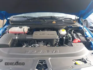 2025 Ram 1500 Big Horn z VIN 1C6RRFFG5SN516145, wystawiony jako IAAI lot #41040685 z przebiegiem 5 125 mil mil oraz . Historia ofert i sprzedaży dostępna na DreamBid. Obrazek 10.