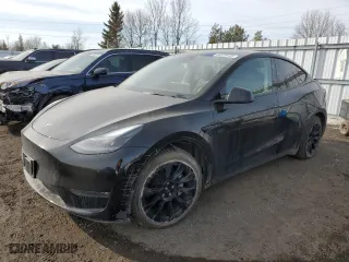 2024 Tesla Model Y Long Range with VIN 7SAYGDEE0RF034080, listed as a Copart auction lot 48329125 with 33,448 mi miles and Salvage Title. Bid and sale history available at carsss.com. Image 1.