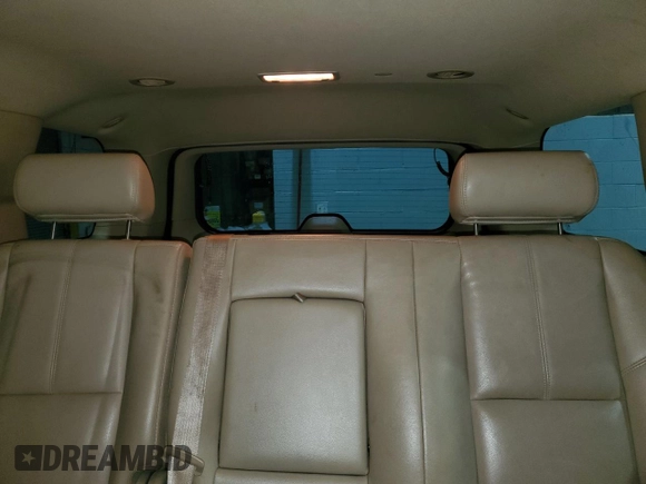 2010 Chevrolet Tahoe LT z VIN 1GNUKBE03AR186637, wystawiony jako Copart lot #44437825 z przebiegiem 223 361 mil mil oraz Szkoda całkowita • Salvage title. Historia ofert i sprzedaży dostępna na DreamBid. Obrazek 10.