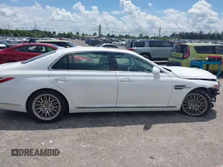 2022 Genesis G90 3.3T Premium with VIN KMTF34PA6NU092904, listed as a IAAI auction lot 40290615 with 10,370 mi miles. Bid and sale history available at carsss.com. Image 14.