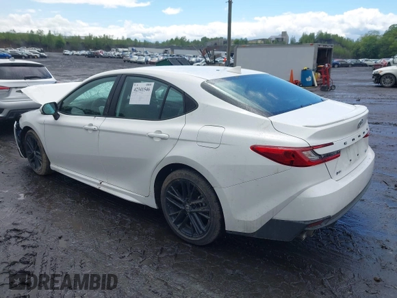 2025 Toyota Camry LE z VIN 4T1DAACK3SU065224, wystawiony jako IAAI lot #42341546 z przebiegiem 3 186 mil mil oraz . Historia ofert i sprzedaży dostępna na DreamBid. Obrazek 3.