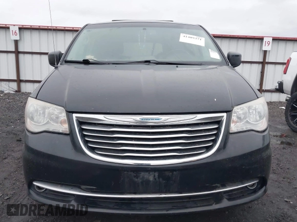 2015 Chrysler Town & Country Touring with VIN 2C4RC1BG1FR534220, listed as a IAAI auction lot 41489371 with 136,923 mi miles. Bid and sale history available at carsss.com. Image 12.