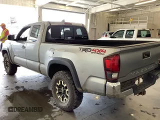 2018 Toyota Tacoma SR5 with VIN 5TFSZ5AN8JX153465, listed as a IAAI auction lot 42674447 with 137,004 mi miles and . Bid and sale history available at DreamBid. Image 1.