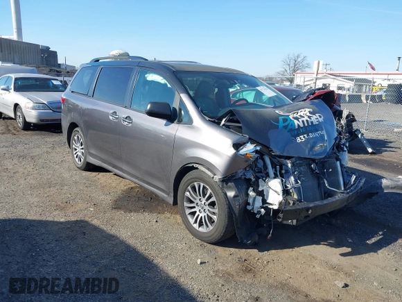 2019 Toyota Sienna XLE Auto Access Seat with VIN 5TDYZ3DC1KS009336, listed as a IAAI auction lot 41774424 with 108,334 mi miles. Bid and sale history available at carsss.com. Image 1.