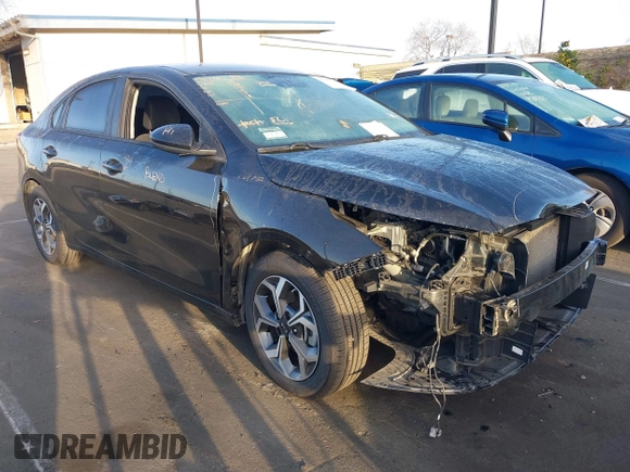 2021 Kia Forte FE with VIN 3KPF24AD1ME407089, listed as a IAAI auction lot 41707743 with 34,411 mi miles. Bid and sale history available at carsss.com. Image 1.