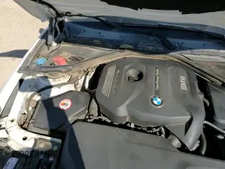 2017 BMW 3 Series 330i z VIN WBA8B9G59HNU48557, wystawiony jako Copart lot #81711665 z przebiegiem 98 931 mil mil oraz Czysty tytuł • Clean title. Historia ofert i sprzedaży dostępna na DreamBid. Obrazek 13.