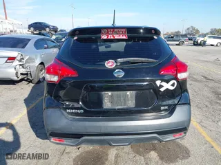 2018 Nissan Kicks SR with VIN 3N1CP5CU2JL511575, listed as a IAAI auction lot 41615315 with 175,722 mi miles. Bid and sale history available at carsss.com. Image 17.