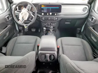 2024 Jeep Wrangler Sahara with VIN 1C4PJXEN6RW110988, listed as a Copart auction lot 46257325 with 39,889 mi miles and Clean title. Bid and sale history available at DreamBid. Image 8.