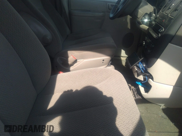 2005 Dodge Caravan SE with VIN 1D4GP25B25B410300, listed as a IAAI auction lot 42117541 with 34,596 mi miles and . Bid and sale history available at DreamBid. Image 5.