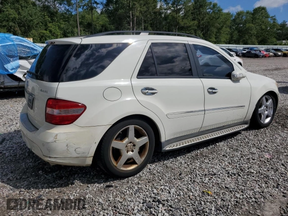 2008 Mercedes-Benz M 550 z VIN 4JGBB72E98A412553, wystawiony jako Copart lot #61350025 z przebiegiem 154 355 mil mil oraz Czysty tytuł • Clean title. Historia ofert i sprzedaży dostępna na DreamBid. Obrazek 3.