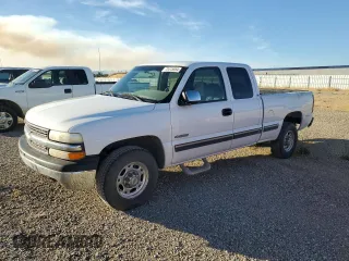 2000 Chevrolet Silverado 2500 LS with VIN 1GCFC29U4YE363127, listed as a Copart auction lot 73415554 with 274,141 mi miles and Clean Title. Bid and sale history available at carsss.com. Image 1.