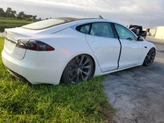 2021 Tesla Model S Long Range Plus z VIN 5YJSA1E23MF425368, wystawiony jako Copart lot #73956634 z przebiegiem Nie podano mil oraz Nie do naprawy • Non repairable. Historia ofert i sprzedaży dostępna na DreamBid. Obrazek 3.