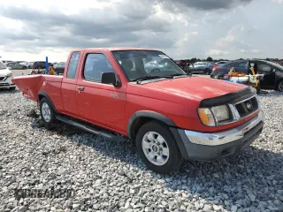 1998 Nissan Frontier XE z VIN 1N6DD26S8WC368957, wystawiony jako Copart lot #56512965 z przebiegiem 112 819 mil mil oraz Szkody całkowita. Historia ofert i sprzedaży dostępna na DreamBid. Obrazek 4.