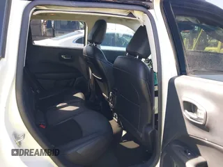 2020 Jeep Compass Latitude с VIN 3C4NJDBBXLT203932, выставлен на аукционе IAAI как лот 41830978 с пробегом 49 421 миль миль и . История ставок и продаж доступна на DreamBid. Изображение 8.