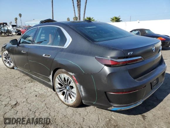 2023 BMW i7 xDrive60 z VIN WBY53EJ05PCM90595, wystawiony jako Copart lot #85151334 z przebiegiem 13 277 mil mil oraz Szkoda całkowita • Salvage title. Historia ofert i sprzedaży dostępna na DreamBid. Obrazek 2.