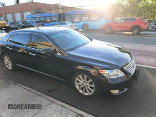 2012 Lexus LS 460 L z VIN JTHDL5EF5C5004697, wystawiony jako Copart lot #78527654 z przebiegiem 158 409 mil mil oraz Czysty tytuł • Clean title. Historia ofert i sprzedaży dostępna na DreamBid. Obrazek 1.