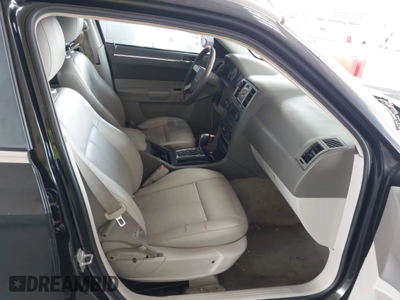2007 Chrysler 300 Touring with VIN 2C3KA53G17H869258, listed as a IAAI auction lot 42399212 with 237,633 mi miles and . Bid and sale history available at DreamBid. Image 5.