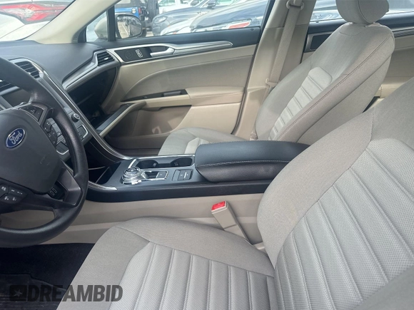 2019 Ford Fusion Hybrid SE with VIN 3FA6P0LU9KR152436, listed as a IAAI auction lot 42154372 with 31,864 mi miles. Bid and sale history available at carsss.com. Image 1.