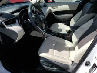 2023 Toyota Corolla Cross XLE z VIN 7MUDAABG8PV072480, wystawiony jako Copart lot #53847495 z przebiegiem 47 754 mil mil oraz Szkody całkowita. Historia ofert i sprzedaży dostępna na DreamBid. Obrazek 7.