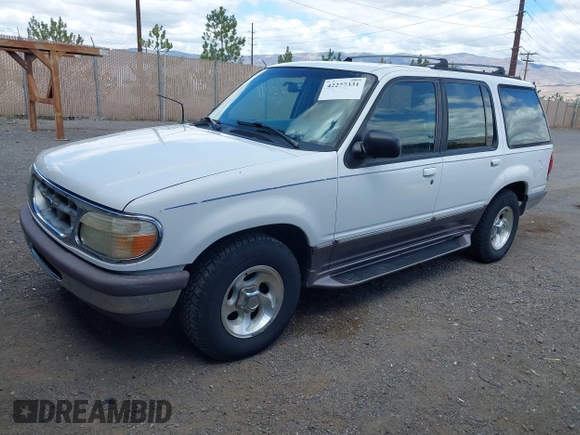 1995 Ford Explorer Eddie Bauer z VIN 1FMDU34X5SZB70346, wystawiony jako IAAI lot #42277331 z przebiegiem 131 026 mil mil oraz . Historia ofert i sprzedaży dostępna na DreamBid. Obrazek 2.
