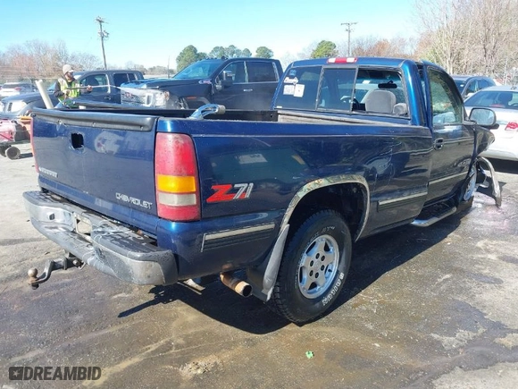 2000 Chevrolet Silverado 1500 LS with VIN 1GCEK14T8YE256265, listed as a IAAI auction lot 41826268 with 419,780 mi miles. Bid and sale history available at carsss.com. Image 4.