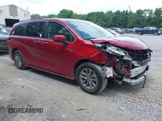 2022 Toyota Sienna XLE with VIN 5TDJSKFCXNS059539, listed as a IAAI auction lot 42608470 with 65,447 mi miles and . Bid and sale history available at DreamBid. Image 1.