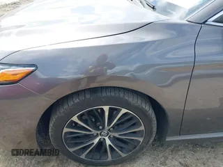 2020 Toyota Camry SE z VIN 4T1G11AK8LU335338, wystawiony jako IAAI lot #41908752 z przebiegiem 75 825 mil mil oraz . Historia ofert i sprzedaży dostępna na DreamBid. Obrazek 17.