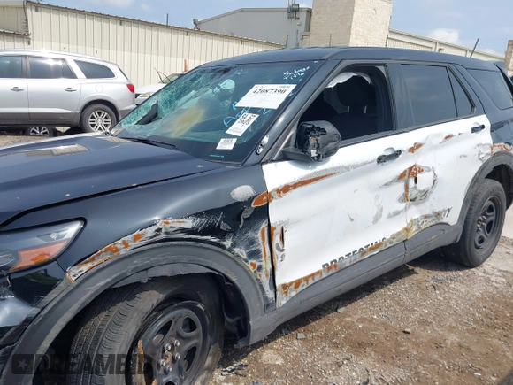2023 Ford Police Interceptor Utility z VIN 1FM5K8AB5PGC00433, wystawiony jako IAAI lot #42087390 z przebiegiem Nie podano mil oraz . Historia ofert i sprzedaży dostępna na DreamBid. Obrazek 6.