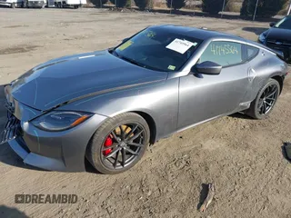 2023 Nissan Z Performance с VIN JN1BZ4BH5PM311048, выставлен на аукционе IAAI как лот 41745564 с пробегом 27 787 миль миль и . История ставок и продаж доступна на DreamBid. Изображение 2.
