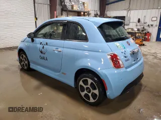 2017 FIAT 500e with VIN 3C3CFFGE5HT579876, listed as a Copart auction lot 43909125 with 16,772 mi miles and Salvage Title. Bid and sale history available at carsss.com. Image 2.