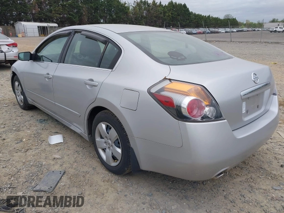 2008 Nissan Altima 2.5 S with VIN 1N4AL21E78C132934, listed as a IAAI auction lot 42085041 with 151,660 mi miles. Bid and sale history available at carsss.com. Image 3.