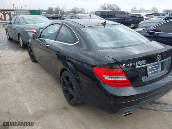2013 Mercedes-Benz C-Class C 250 with VIN WDDGJ4HB3DG066876, listed as a IAAI auction lot 41676738 with 86,245 mi miles. Bid and sale history available at carsss.com. Image 3.