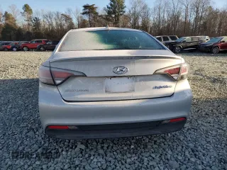 2017 Hyundai Sonata Hybrid SE with VIN KMHE24L33HA064208, listed as a Copart auction lot 80451693 with 106,913 mi miles. Bid and sale history available at carsss.com. Image 6.