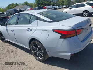 2024 Nissan Altima SR z VIN 1N4BL4CVXRN400409, wystawiony jako IAAI lot #42075648 z przebiegiem 9 108 mil mil oraz . Historia ofert i sprzedaży dostępna na DreamBid. Obrazek 3.