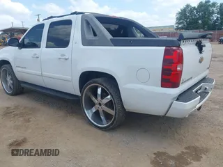 2007 Chevrolet Avalanche LTZ with VIN 3GNEC12047G306471, listed as a IAAI auction lot 42588844 with 216,509 mi miles and . Bid and sale history available at DreamBid. Image 3.