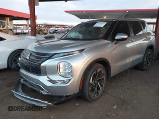 2022 Mitsubishi Outlander SE z VIN JA4J3UA88NZ023157, wystawiony jako IAAI lot #41357953 z przebiegiem 34 081 mil mil oraz . Historia ofert i sprzedaży dostępna na DreamBid. Obrazek 17.