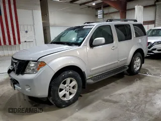 2008 Nissan Pathfinder S z VIN 5N1AR18B08C657697, wystawiony jako Copart lot #56545055 z przebiegiem 146 665 mil mil oraz Szkody całkowita. Historia ofert i sprzedaży dostępna na DreamBid. Obrazek 1.