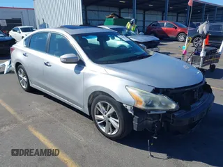 2013 Nissan Altima SV with VIN 1N4AL3AP7DC112135, listed as a IAAI auction lot 41720386 with 171,721 mi miles and . Bid and sale history available at carsss.com. Image 1.