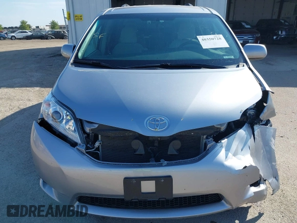 2017 Toyota Sienna LE Auto Access Seat with VIN 5TDKZ3DC4HS773762, listed as a IAAI auction lot 40350728 with 86,271 mi miles and . Bid and sale history available at DreamBid. Image 12.
