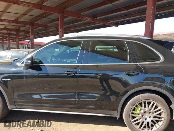 2016 Porsche Cayenne S E-Hybrid with VIN WP1AE2A24GLA17229, listed as a IAAI auction lot 41371847 with 81,674 mi miles and . Bid and sale history available at DreamBid. Image 13.