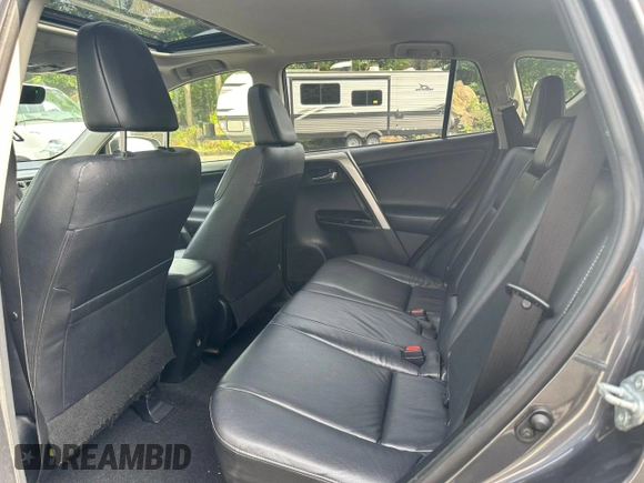2016 Toyota RAV4 Limited z VIN JTMDFREV5GD182662, wystawiony jako Copart lot #61481295 z przebiegiem 183 840 mil mil oraz Czysty tytuł • Clean title. Historia ofert i sprzedaży dostępna na DreamBid. Obrazek 11.