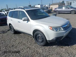 2012 Subaru Forester X Premium z VIN JF2SHADCXCH439127, wystawiony jako IAAI lot #42454990 z przebiegiem 139 203 mil mil oraz . Historia ofert i sprzedaży dostępna na DreamBid. Obrazek 1.