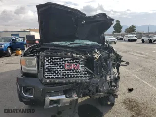 2016 GMC Sierra 2500HD Denali with VIN 1GT12UEG2GF247586, listed as a Copart auction lot 82901624 with 156,376 mi miles and Non Repairable. Bid and sale history available at carsss.com. Image 5.
