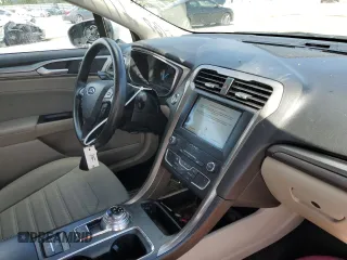 2019 Ford Fusion Hybrid SE with VIN 3FA6P0LU9KR257039, listed as a Copart auction lot 60137022 with 65,911 mi miles. Bid and sale history available at carsss.com. Image 9.