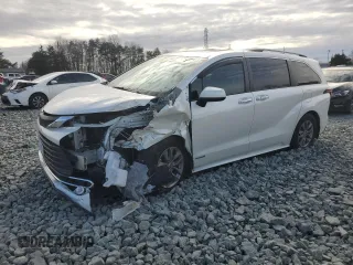 2021 Toyota Sienna XLE with VIN 5TDYSKFCXMS032595, listed as a Copart auction lot 43501975 with 97,162 mi miles and Non Repairable. Bid and sale history available at carsss.com. Image 1.