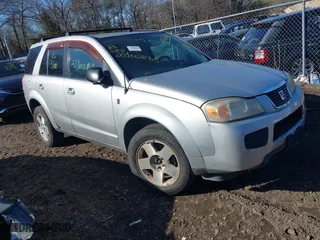 2006 Saturn VUE with VIN 5GZCZ634X6S809358, listed as a IAAI auction lot 41832032 with 999,999 mi miles. Bid and sale history available at carsss.com. Image 1.